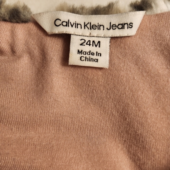 Calvin Klein Jeans Sleeveless Faux Fur Vest Baby Girl's 24M Multicolor - Picture 3 of 5